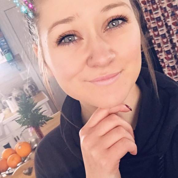 Meet your Posher, Kylee - Picture 1 of 1